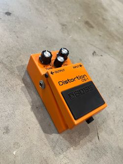 BOSS DS-1 Distortion Guitar Effects Pedal