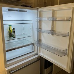 Refrigerator (Hisense), LIKE NEW! One owner!