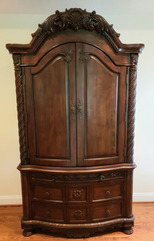 Brand New Armoire Wardrobe-BEAUTIFUL Carvings  
