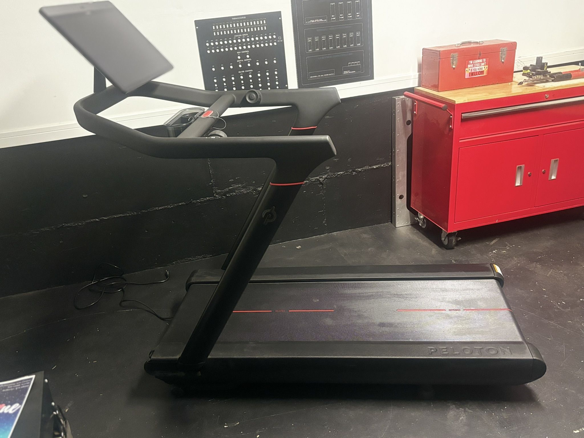 Peloton Tread (2021) Barely Used/Excellent Condition 