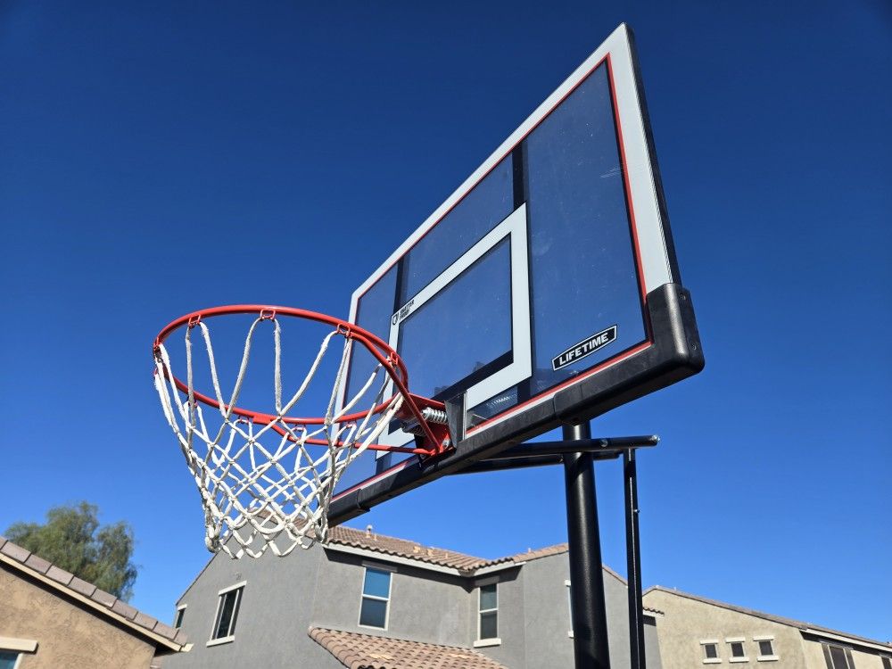 🏀 Lifetime 50” All Star Portable Basketball Hoop – Excellent Condition