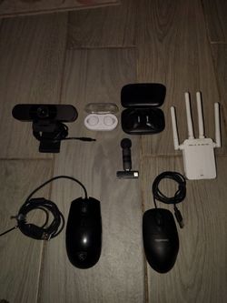 Total of 7 misc electronics
