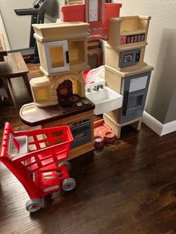 Step 2 Heart of the Home Kitchen playset