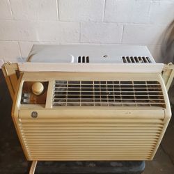 G.E. 5150 BTU A/C UNIT  ITS OLD AND NOT A LOOKER BUT IF YOU WANT SERIOUS COLD AIR THIS UNIT KICKS BUTT I CLEANED THE BEST I COULD