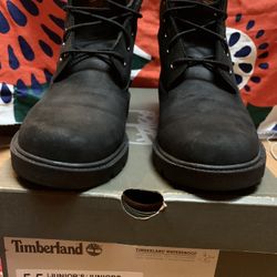 Timberland NEW Black Suede 6” Jrs Size 5.5