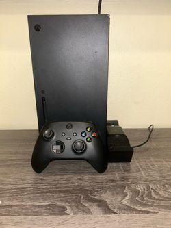 Xbox Series X 1TB Console Bundle - Includes Controller & Charging Dock