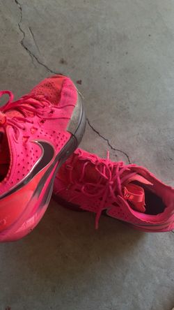 Basketball shoes