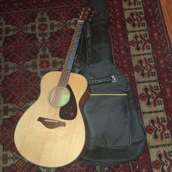 Yamaha FS800 Acustic Guitar With Case