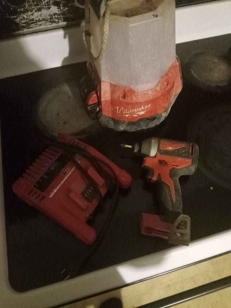 Milwaukee Drill And Light 