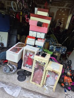 Huge doll collection nee vintage animated