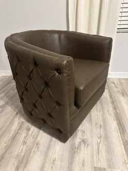 Tommy Hilfiger Tufted Nailhead Leather Swivel Chair