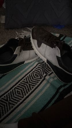 Louis Vuitton RUN AWAY SNEAKER "MONOGRAM BROWN WHITE BLACK", size 11