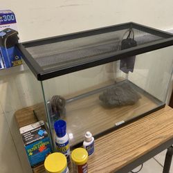 New 45 Liter pet Tank (with Metal  Screen Top) all accessories included. Tank was Never used Pump in