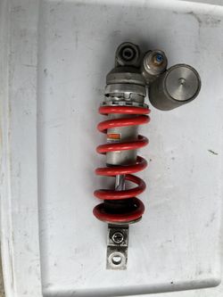 Yamaha R6 Rear Strut