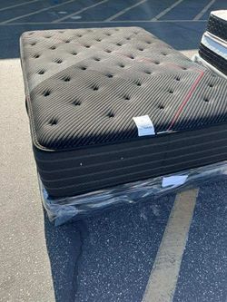 Beautyrest black C class Queen size set