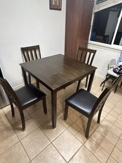 Table With 4 Chairs