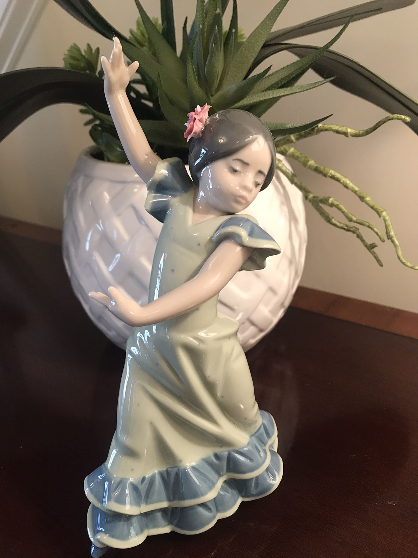 LLADRO Lolita 5192 Porcelain Girl Dancer Figurine, Never Displayed, Original Box and papers,