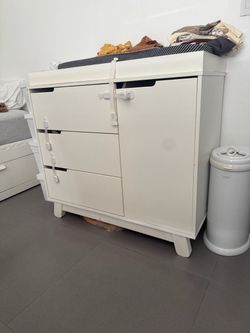 White Babyletto dresser