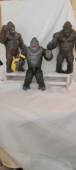 3 KING KONG FIGURES ABOUT 8IN TALL IN GREAT CONDITION