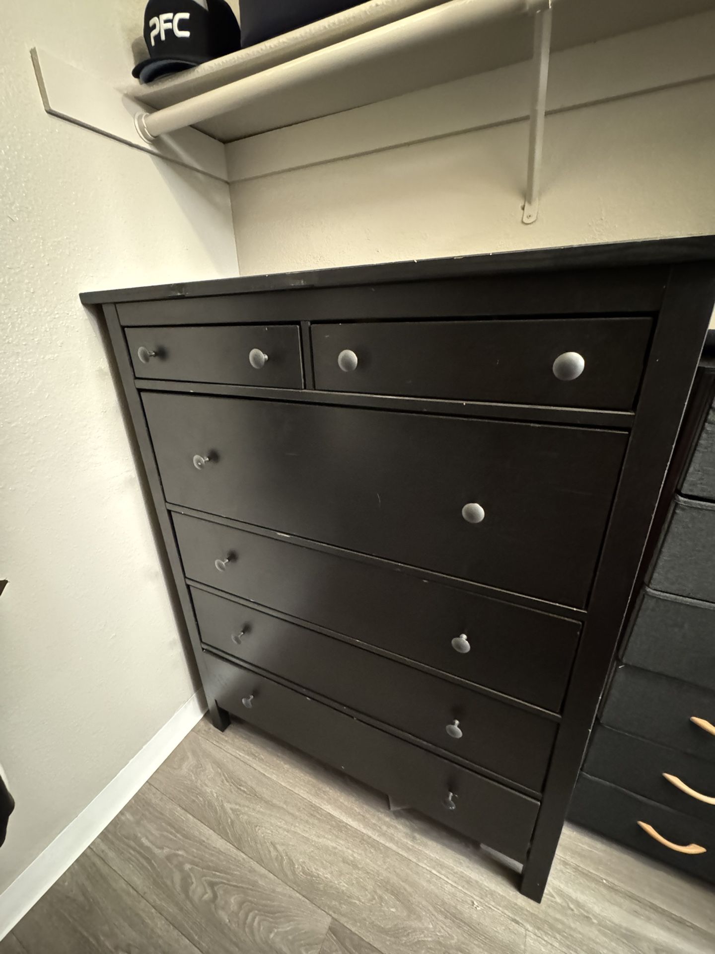 Dresser With 6 Drawers