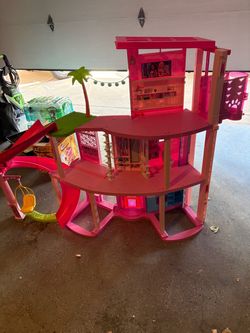 Barbie dream house