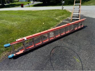 Extension ladders, A-frame ladders and pair of ladder jacks package deal