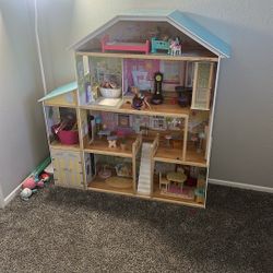 Large Doll House 