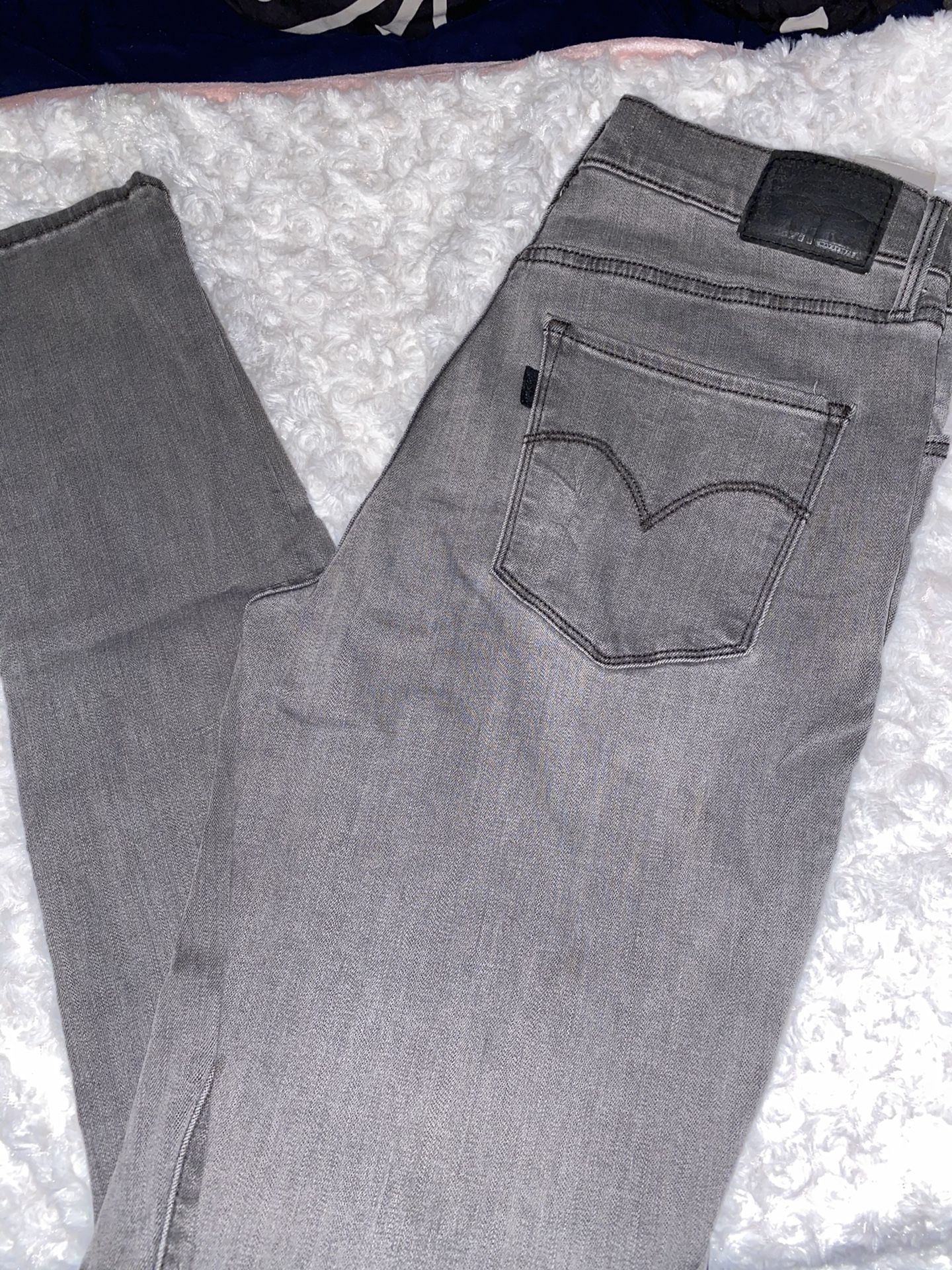 Women’s Levi jeans
