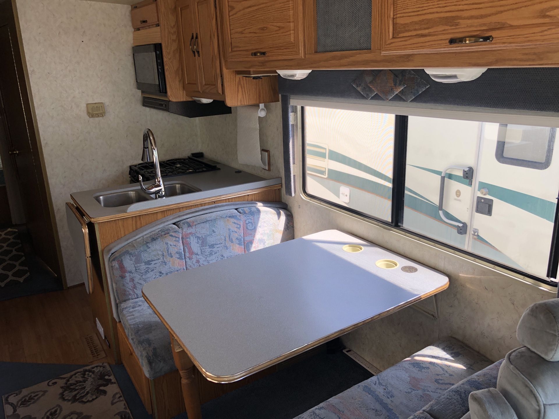 1998 Winnebago brave motorhome class a 32,000 miles for Sale in