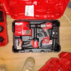 Milwaukee Drill And Impact Drill Set