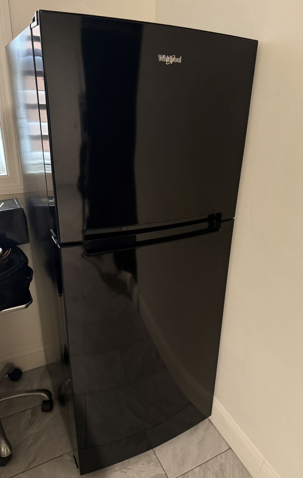 NEVERA WHIRLPOOL PEQUEÑA 11.0 Cu. Ft. 24” ANCHO X 26” PROFUNDO X 61” ALTURA 