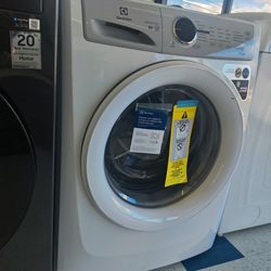 New Electrolux
4.4 cu. ft. Front Load Washer with LuxCare in White