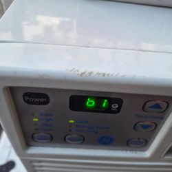 GE. 10.150K BTU'S.   AIR conditioner
