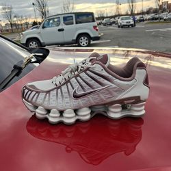 Brand New And Original Women Nike Shox Sneakers Size 6 and 7