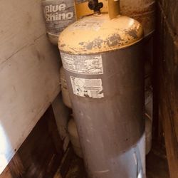 Propane Tank Commercial 100 Lb  (Completely Full)
