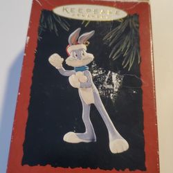 1995 Hallmark Keepsake Christmas Ornament Bugs Bunny Figurine Looney Toons Snow Ball 