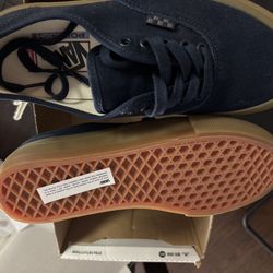 New -- Navy/Gum Vans 7 Men 