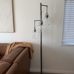 Light floor lamp