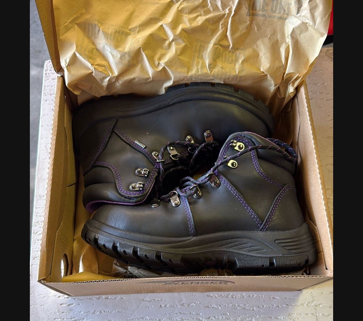 Avenger work boots Steel Safety toe Sz 7 Women’s