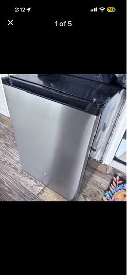 GE Stainless Steel Refrigerator – 5.6 Cu. Ft.