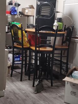 🪑 Counter-Height Dining Table & 4 Chairs — For Sale