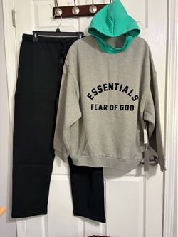 ESSENTIALS Fear of God set