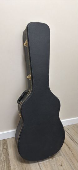 Deluxe Hardshell Acoustic Guitar Case (Grand Auditorium / Grand Concert Size)