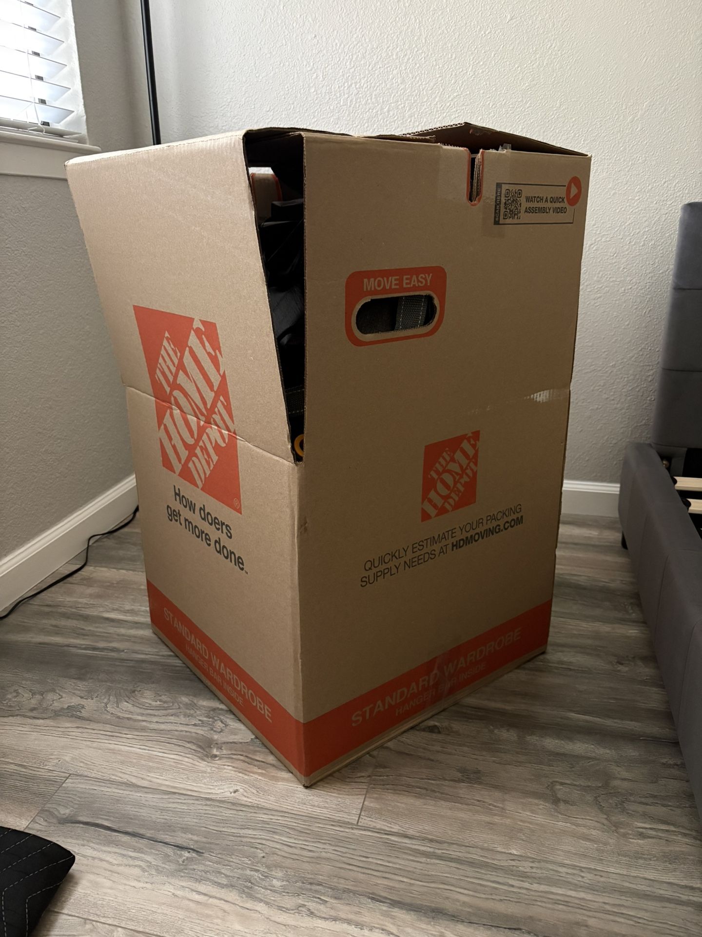 **FREE** Short Wardrobe Box & Other Moving Supplies
