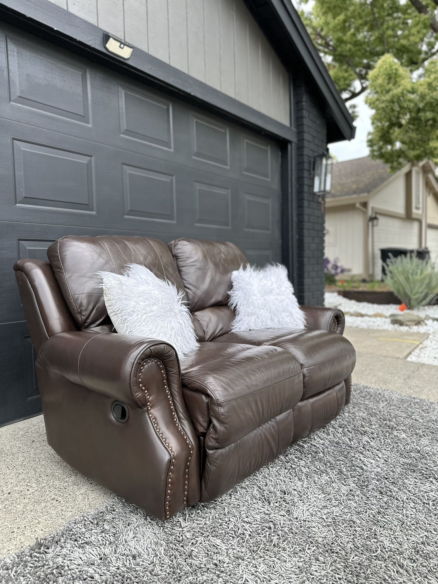 FREE DELIVERY 🛻 Premium Brown Leather Dual Loveseat Recliner