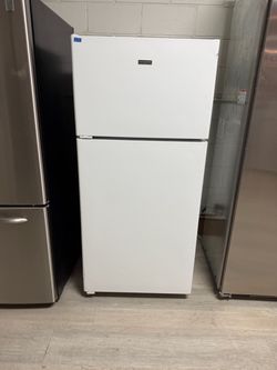 Hotpoint White Top-Freezer Refrigerator