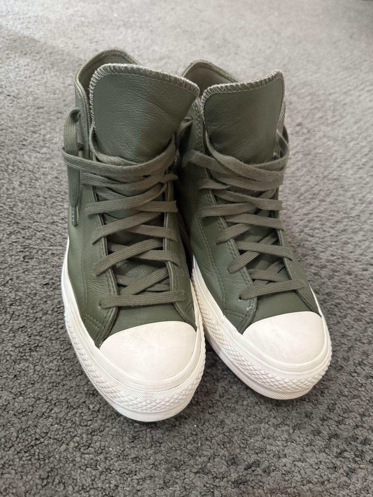 Women’s 8.5 Green Leather Platform High Top Converse