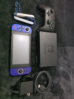 Nintendo Nintendo Switch HAC-001(-01) Bundle with 2 games, pro controller and limited edition joycons