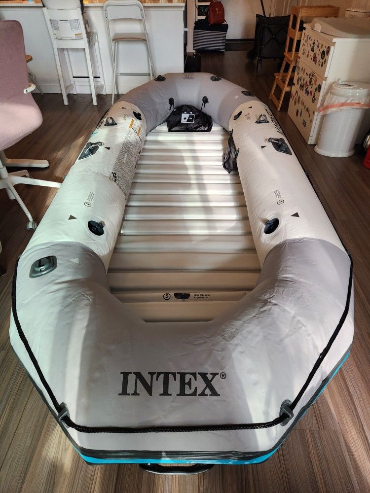 Intex Mariner 4 Boat