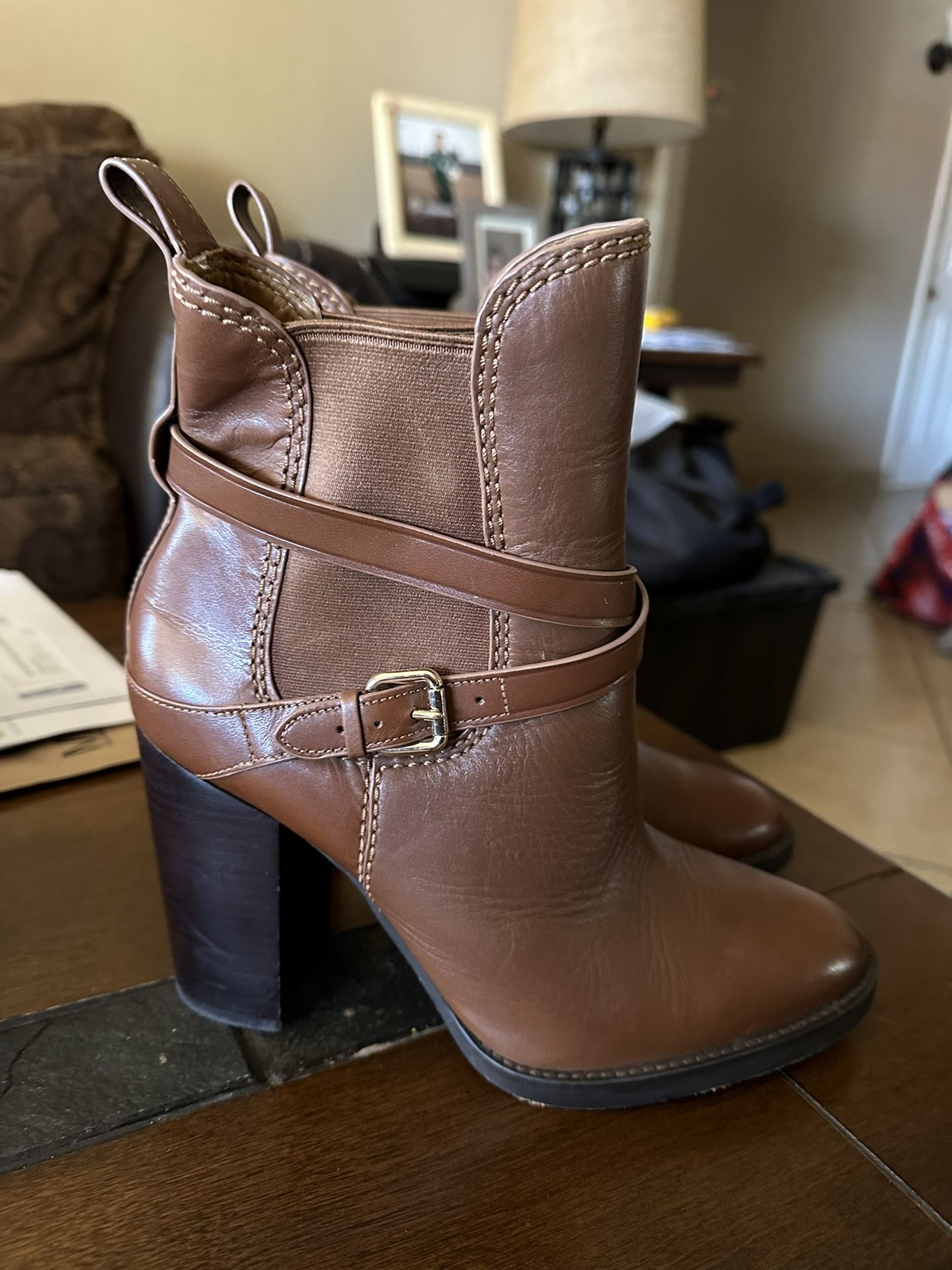 COACH BOOTS SIZE 9.5 BEAUTIFUL BOOTS PERFECT CONDITION LIKE NEW